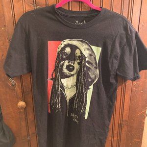 black shirt with doxi